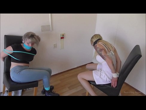 ❤️ Tràilleach / ceangailte agus gagged / nighean ann an àmhghar ️❌ Porn cruaidh aig porn gd.xlxxporno.ru ❌️